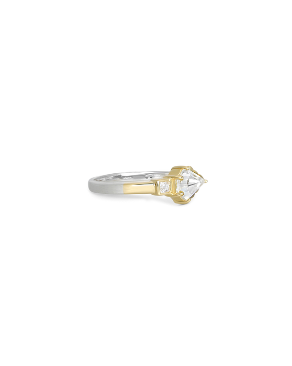 Thea Ring