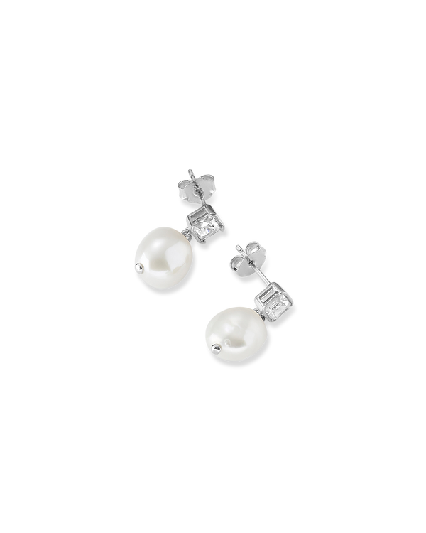 Bella Pearl Earrings