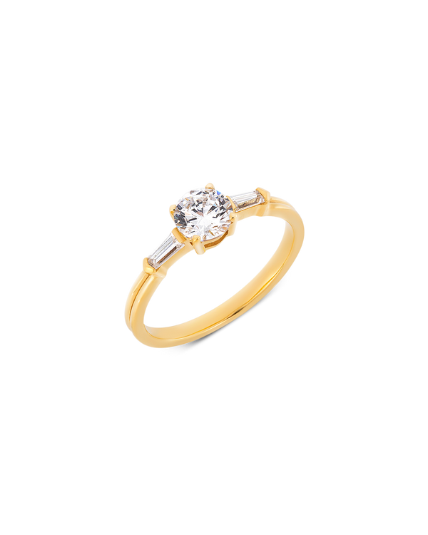 Illusion bullet & brilliant cut diamond ring in yellow gold