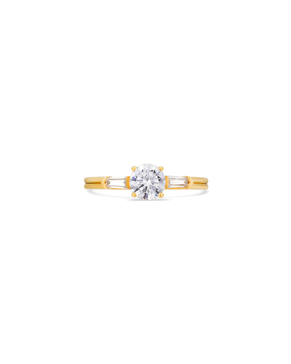 Illusion bullet & brilliant cut diamond ring in yellow gold