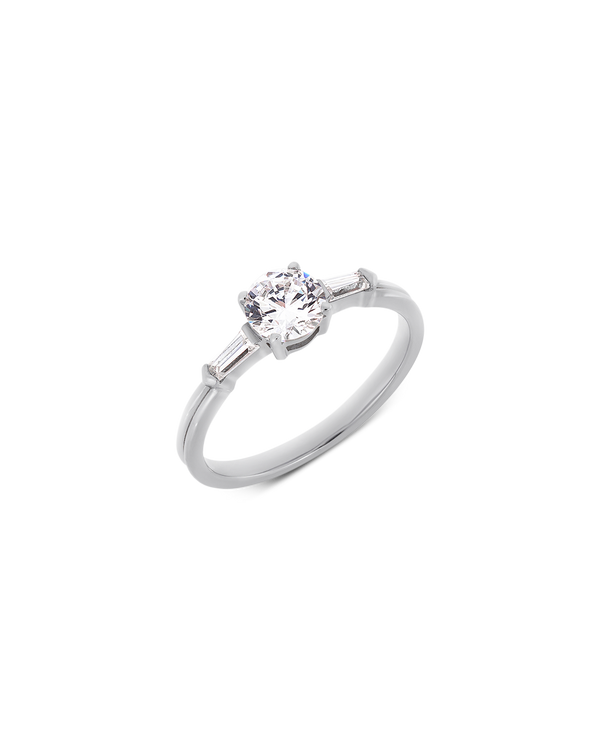 Illusion bullet & brilliant cut diamond ring in white gold