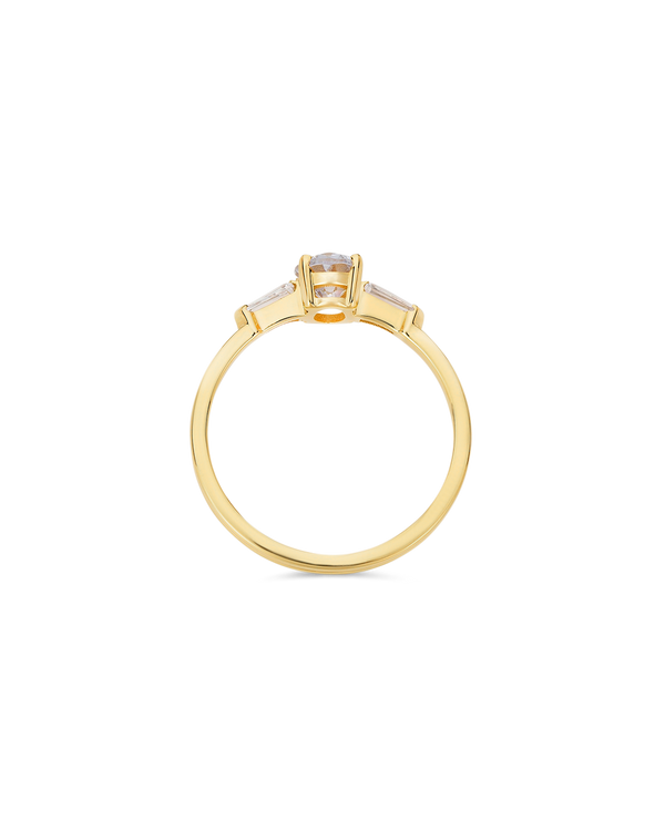 Illusion bullet & oval cut diamond ring in yellow gold