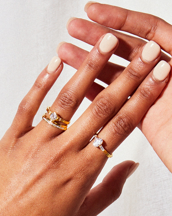 Illusion bullet & oval cut diamond ring in yellow gold