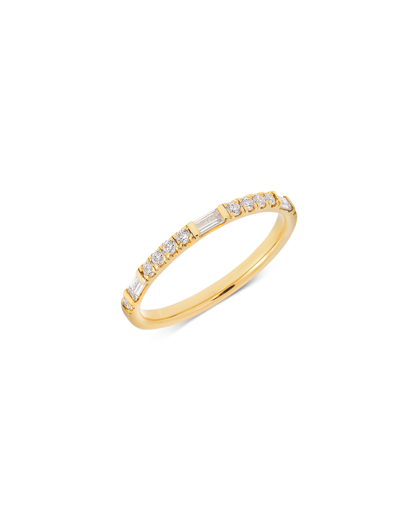 Round & baguette cut natural diamond ring in yellow gold