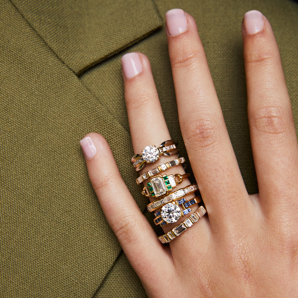 Emerald Cut and Carré Cut Blended Band