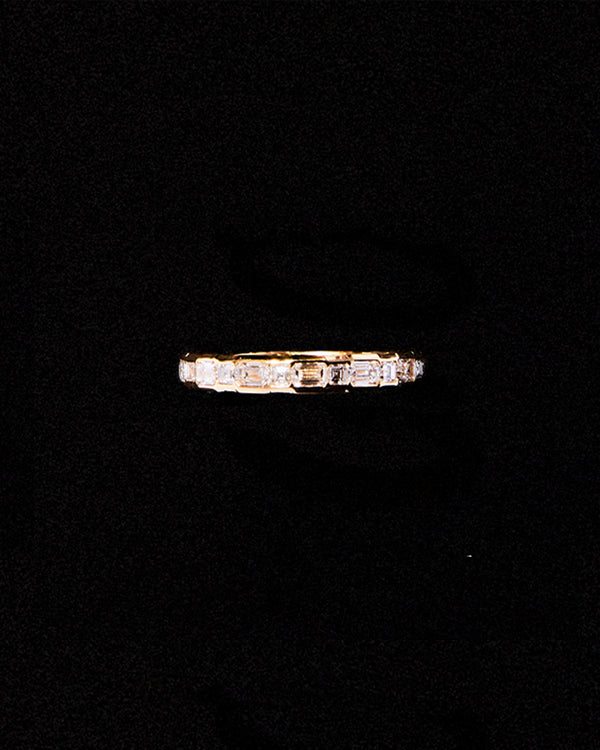 Emerald Cut and Carré Cut Blended Band
