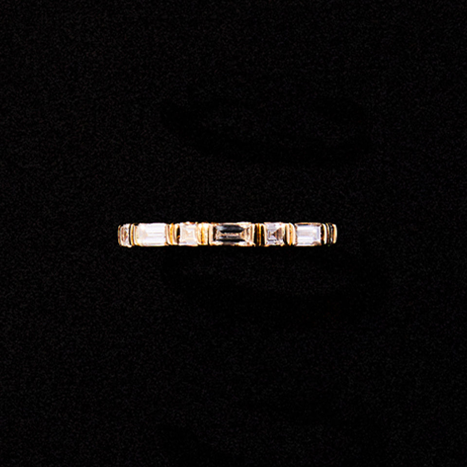 Carré and Baguette Cut Double Ridge Band