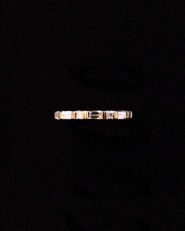 Carré and Baguette Cut Double Ridge Band