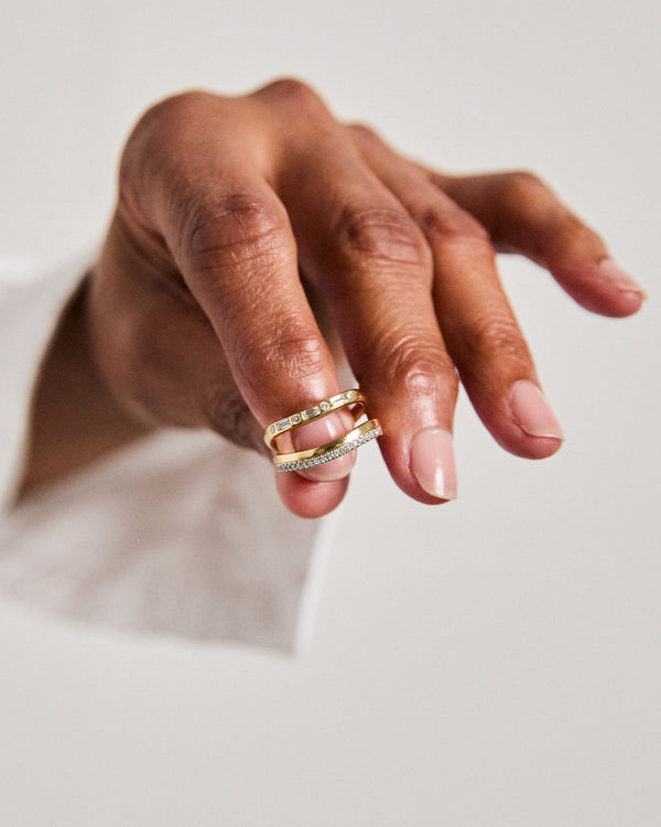 Scooped Two-Tone Pavé Band