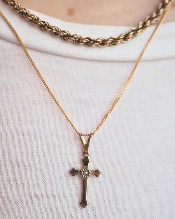 VINTAGE 9CT YELLOW GOLD DIAMOND SET CROSS