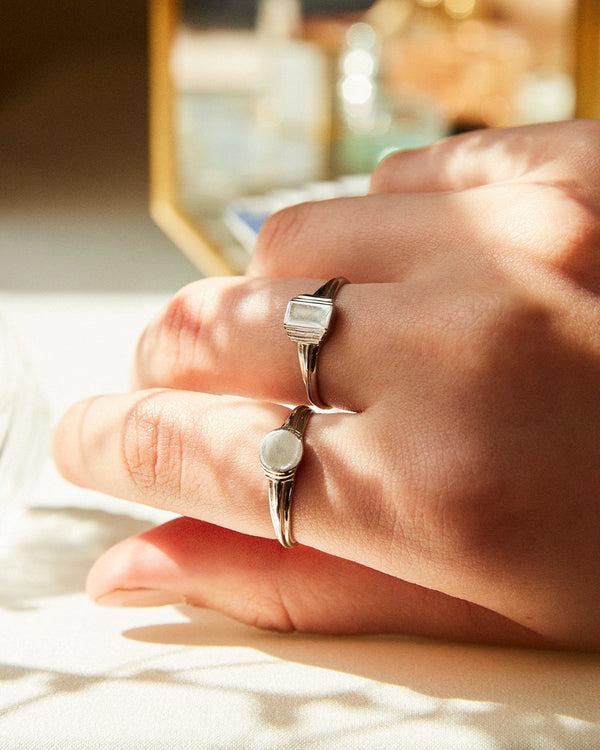 Kate Signet Ring