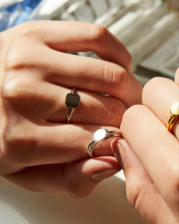 Kate Signet Ring