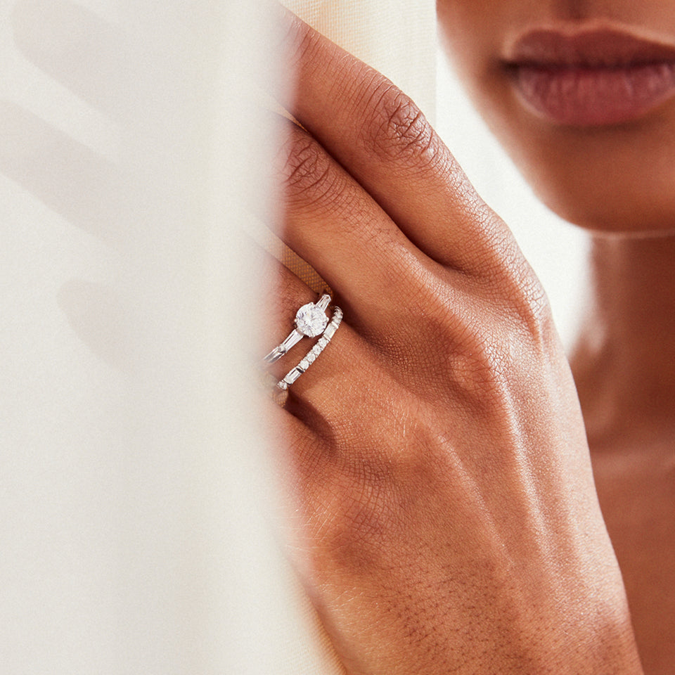 Round & baguette cut natural diamond ring in white gold