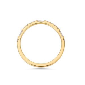 Round & baguette cut natural diamond ring in yellow gold