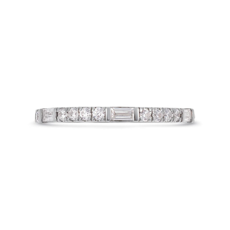Round & baguette cut natural diamond ring in white gold
