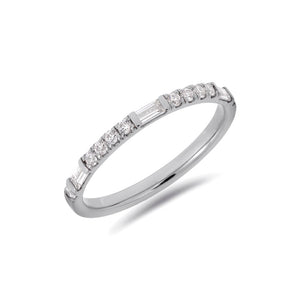Round & baguette cut natural diamond ring in white gold