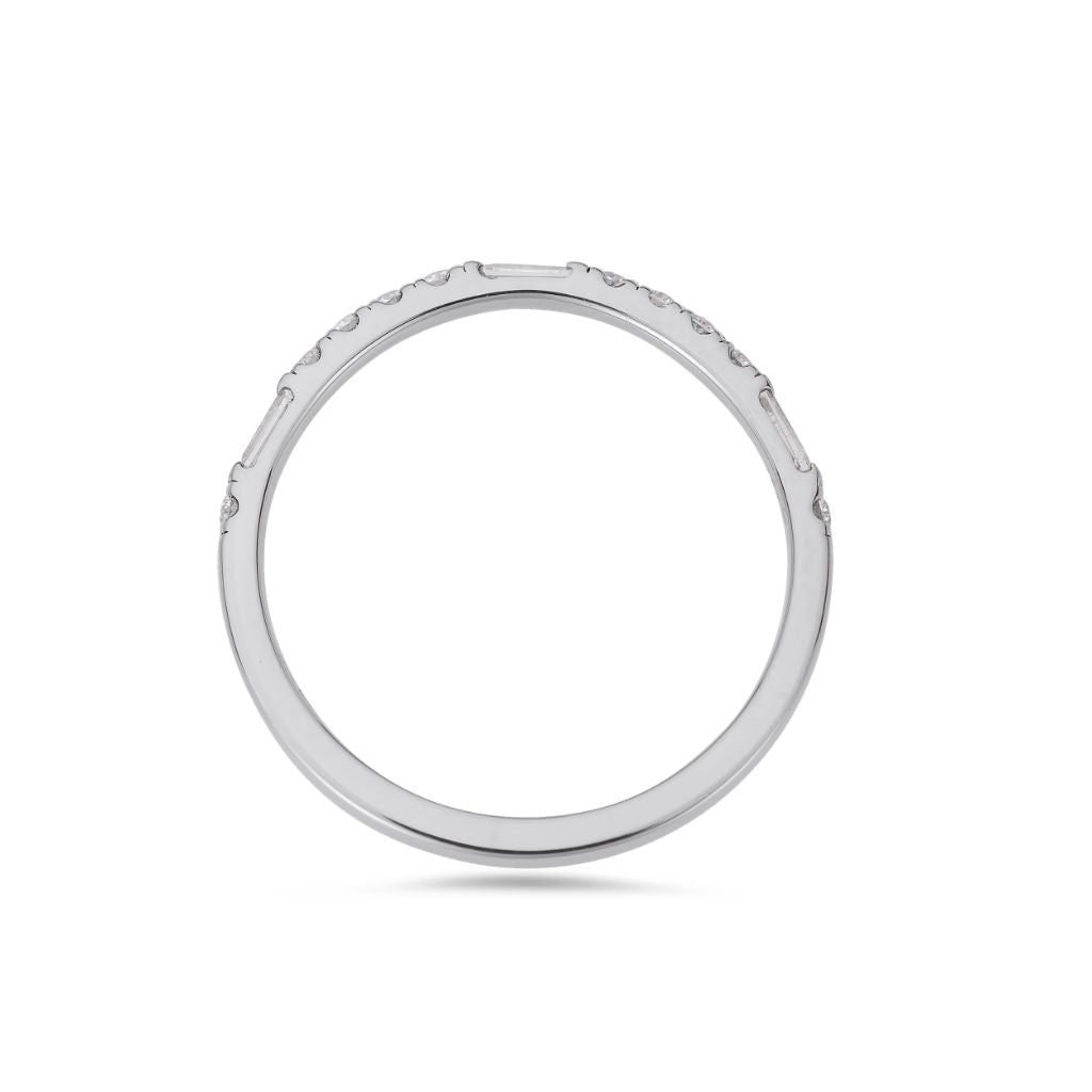 Round & baguette cut natural diamond ring in white gold