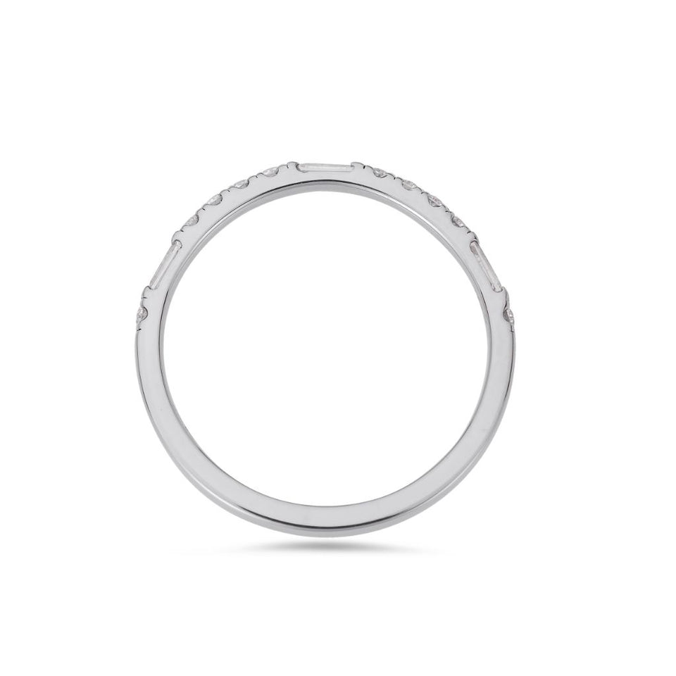 Round & baguette cut natural diamond ring in white gold